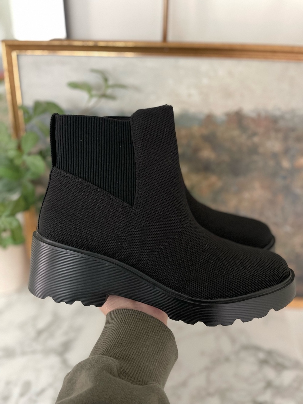 Vivaia Everly Chunky Chelsea Boots 40 Size 9‎ Black Pull on Water RPLT
